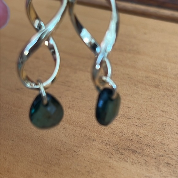 Earrings - Picture 6 of 7